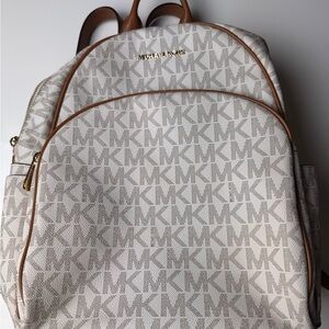 Michael Kors MK Logo Medium Abbey backpack. Pebbled leather, perfect condition
